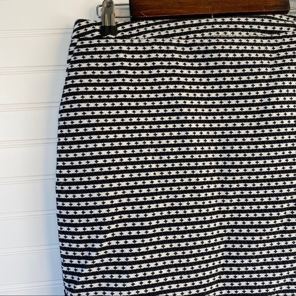 Merona Black and white Midi Skirt Size 6 - Picture 3 of 8